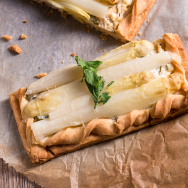 Bildmotiv für CAMBOZOLA – sparrisbakverk med smördeg