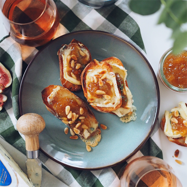 Bildmotiv für Crostini med Cambozola och fikonmarmelad