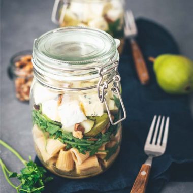 Bildmotiv für Herbstlicher Nudelsalat im Glas mit Birne, Walnüssen und CAMBOZOLA